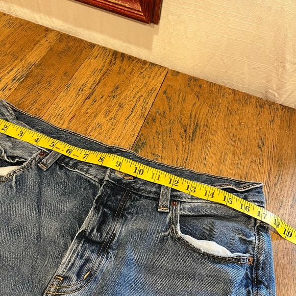 🩵 Old Navy Slouchy High-Waisted Distressed Jeans - Size 10 (Women) - Picture 4 of 7